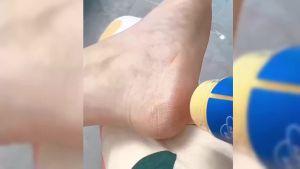 Moisturizing Foot Cream Hydrating Foot Care Stick New Hydrating and Anti-Cracking Foot Cream for Dry and Cracked Feet Foot Lotion Heel Stick Fast Renews and Soothes Cracking and Dryness Feet (1)