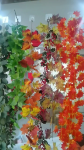 50 Artificial Maple Leaf 8CM Long With Detailed Vein For Wedding Backdrops And Crafting Activities