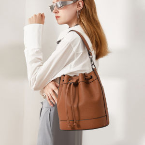 First-Layer Crystal Vegetable Tanned Cowhide Balloon Bag New Niche Design Retro Drawstring Mini Hand Bucket Bag