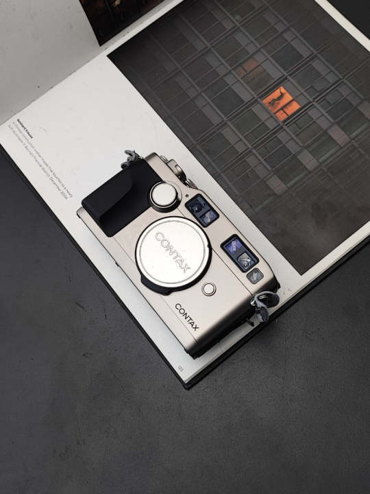 กล้องฟิล์มมือสอง Contax G2 data back body
