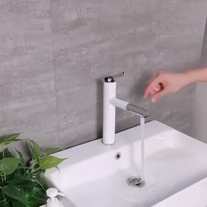 LDIES Black Basin Hot Cold Mixer Tap 360 Degree Rotate Bath Basin Faucet Bathroom Sink Faucets Pull Out Faucets Crane ELF11077S 9M6T2
