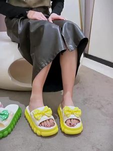[Free Shipping] WomenS Thick-Soled Flip-Flops 2026 Summer New Style Cute Bowknot Height-Increasing Non-Slip Indoor And Outdoor Sandals