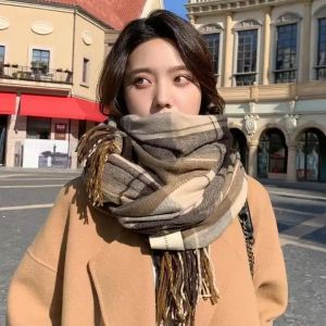 Syal Musim Dingin Pria Wanita Motif Kotak Versi Jepang Korea P200 L60