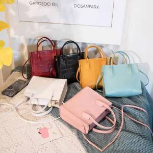 Tas tangan gaya baru untuk wanita tas mini pola buaya pengiriman one-piece Wanita tas selempang wanita tas wanita import murah