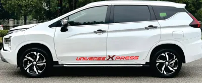 [ HOT ] Tem xe XPANDER Tem chữ UNIVERSE X PRESS cao cấp xe sáng màu