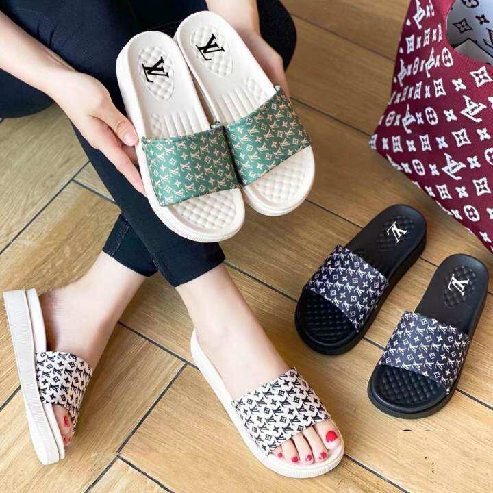 Latest on sale trending slippers