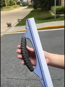 Alat Pembersih Wiper Kaca Mobil Bahan Silikon Tebal Tahan Lama Grip Nyaman Membersihkan Optimal