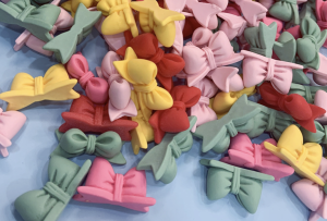 ที่วางพู่กันโบว์น่ารัก ที่วางพู่กัน โบว์ ที่วางแปรง แต่งเล็บ อุปกรณ์เล็บ ที่ตั้งพู่กัน ที่วางพู่กัน ตกแต่งเล็บ จากไทย