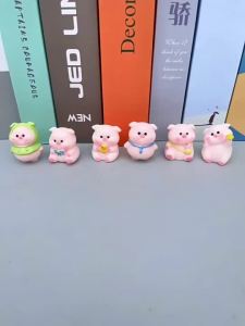 Bộ 6 heo nhỏ đáng yêu gắn ô tô xe máy bảng điều khiển ô tô trang trí bàn học máy tínhbàn làm việc