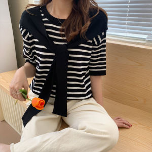 QKKshop เสื้อยืดลายทาง พรางหุ่นสุดๆ ✂️ ตกแต่งแบบใหม่ไม่เหมือนใคร พร้อมผ้าผูกด้านหน้า จะผูกโบว์ หรือ มัด ก็เก๋คนละแบบ 🌈