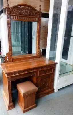 Meja rias jati classic