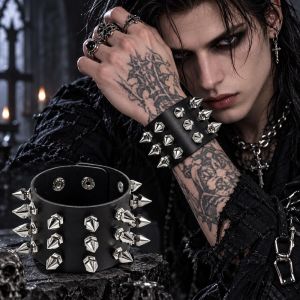 MAYIT Cổ điển Vòng tay da phong cách punk Da giả Ba Hàng Đinh Tán Vòng tay bản rộng Quá mức Có thể điều chỉnh. Vòng tay phong cách Gothic Rock. dành cho nam và nữ