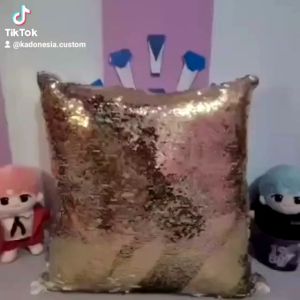 Bantal foto ajaib magic sequin payet sisik putri duyung hadiah kado custom ulang tahun ultah birthday graduation wedding pernikahan kelulusan wisuda unik