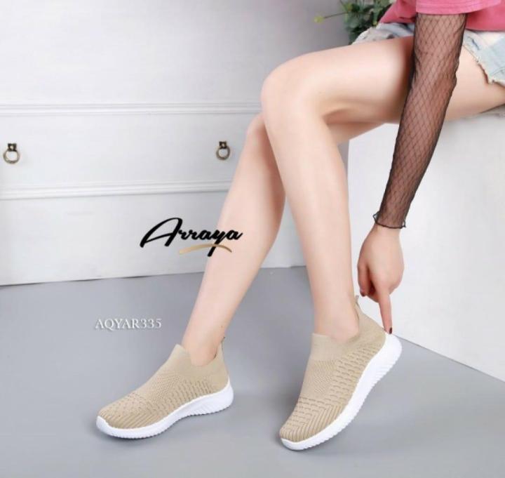 arraya flyknit sneakers