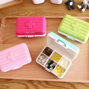 Hộp đựng thuốc Mini 6 ngăn Vali siêu xinh màu sắc dễ thương – Tiện lợi mang theo mọi lúc mọi nơi