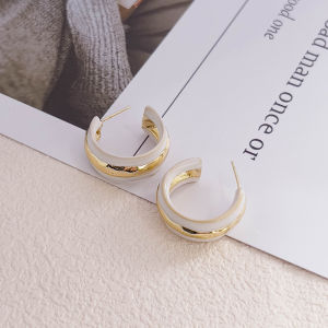 Fashionable Ring Gift 欧美高级感轻奢撞色C形耳钉气质个性风潮小众设计时尚耳环女N1071