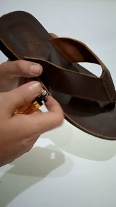Sandal Pria Kulit Asli: Model Jepit & Desain Kasual
