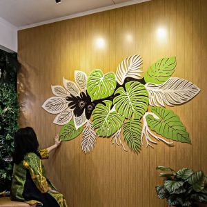BOTANICAL ANTARES MONSTERA HIASAN DINDING UKURAN 2meter x 1.1meter bahan kayu albasia multilayer