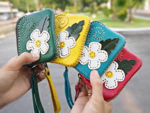 กระเป๋า กระเป๋าหนังแท้ กระเป๋าสตางค์ กระเป๋าใส่เหรียญ กระเป๋าเย็บมือ งานแฮนด์เมด กระเป๋าดอกไม้ กระเป๋าน่ารัก กระเป๋าสวยรัก