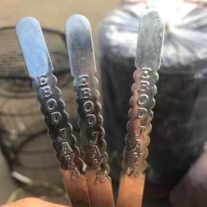 KLEM PLAT STAINLES 1 PCS EBOD JAYA MOTIF BUNGA UNTUK JEPIT PENJEPIT KANCING TEBOK BAWAHAN SANGKAR TERLARIS