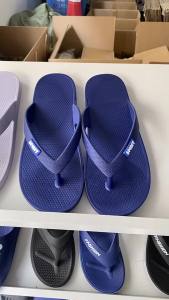 [Free Shipping] Four-season casual home fashion simple flip-flops everyday outdoor beach flat-soled PVC plastic sandals
