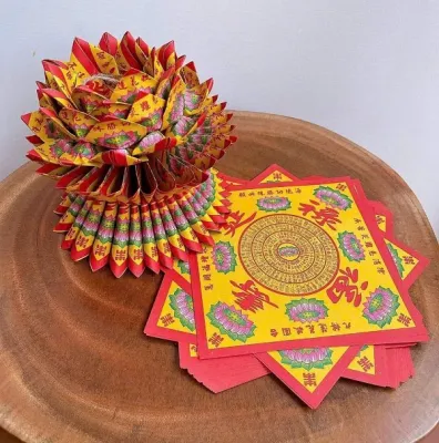Giấy Gấp Hoa Sen Chú Đại BịKinh Bông Sen 21cm[dâng PhậtBồ tátGiấy phối ..Combo 100 Tờ ] nền vàng