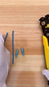 Professional Electrical Terminals Set 80Pcs Insulated Right Angled Spade Connectors for Automotive Home Wiring Projects