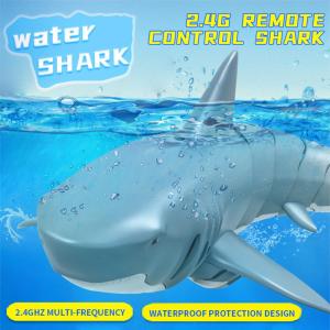 Bafada New 2.4G 1:18 RC Simulation Shark Toys Remote Control Shark Boat Waterproof USB Rechargeable Swimming Pool Bathroom Toy Shark Bot Control Swimming Toys RC Car Engineering truck