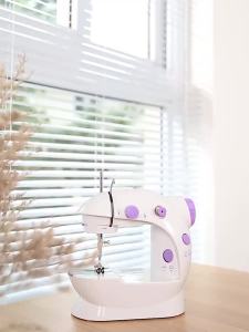 Sewing Machine with SG 3-pin plug and foot pedal and accessories