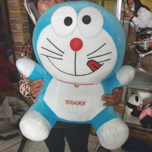 BONEKA DORAEMON JUMBO BESAR XL KARAKTER KUCING KARTUN MAINAN ANAK KADO SOUVENIR HIASAN BANTAL GULING