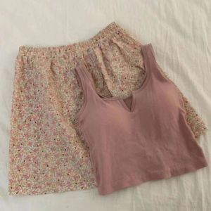 HEALMEYOU Cổ chữ V Bộ đồ ngủ sọc Hoa nhân tạong tay Kẻ sọc Đồ ngủ mùa hè cho phụ nữ Mềm mại Quần áo ở nhà Bộ đồ ngủ hoa Mùa hè