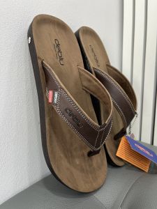 S รองเท้าเพื่อสุขภาพ รองเท้าแตะ แบบหูคีบ หูหนีบ deblu เดอบลู รุ่น BD M7805 สี ดำ แทน น้ำตาล size 39-44