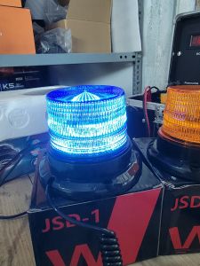 Đèn led xoay chớp cảnh báo có dây cắm tẩu sạc dành chô ô tô 12V-24V