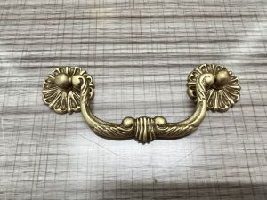 Tay nắm ngăn kéo đồng quai ngang chất liệu đồng thau cao cấp nhiều kiểu dáng cổ điển sang trọng