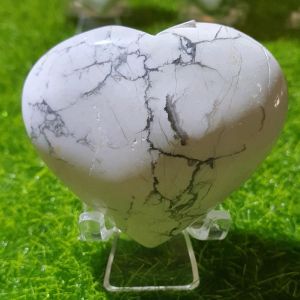 decorations display Crystal howlite heart shape