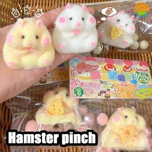 In Stock Cute hamster pinch fun stress relieving toys-soft TPR cheese mouse clip Adults Children Gifts stress relieving toys可爱仓鼠捏捏乐解压玩具-柔软 TPR 奶酪鼠标夹 成人 儿童 礼物 减压玩具