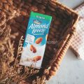 Blue Diamond, Almond Breeze Almond Milk Original 180ml. 