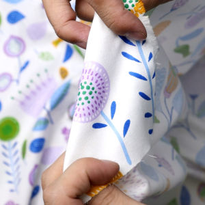 ผ้าเมตร ลายดอกเฮลเลบอรัส 65 นิ้ว หน้ากว้าง 100% ความสะอาด ผ้าคอตต้อนอย่างดี