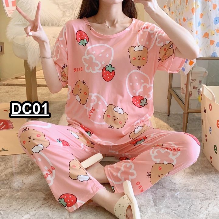 ชุดนอนลายน่ารัก ชุดนอนผู้หญิง เสื้อแขนสั้น กางเกงขายาว คอกลม ผ้านิ่ม ...