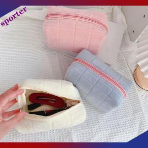 Sporter กระเป๋าเครื่องสำอางขนเฟอร์น่ารักสำหรับผู้หญิงกระเป๋าเครื่องสำอางสีทึบขนาดใหญ่มีซิปกระเป๋าใส่เครื่องสำอางเวลาเดินทางกระเป๋าใส่ของใช้ในห้องน้ำกระเป๋าใส่ปากกาตุ๊กตา