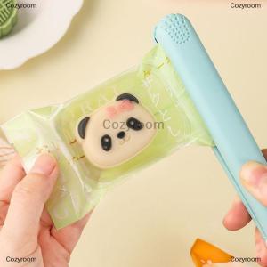 [COD] Cozyroom เครื่องปิดผนึกพลาสติกแบบพกพาขนาดเล็กถุงเก็บของใช้ในครัวเรือนเครื่องปิดผนึกแบบใช้มือจับ