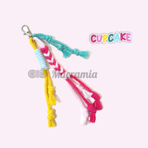 [TERMURAH] Macrame KEYCHAIN atau BAG CHARM CUPCAKE Handmade BY Yolanda| Premium |aksesoris tas| gantungan tas Lucu |model lucu |COD|