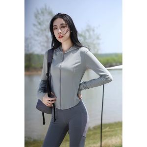 FED Stylish Breathable Sun-Protective Hoodie with Fitted Waist - Ideal for Active Lifestyles
