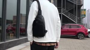 2023 กระเป๋าคาดอกผู้ชายรุ่นใหม่กระเป๋าผู้ชายจิงโจ้กระเป๋าสะพายข้างเทรนด์แฟชั่น pu กระเป๋าสะพายไหล่หนึ่งชิ้น HOT