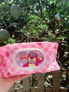 Khăn giấy ướt Phú Đạt hình gấu dâu gói 120 tờ không cồn không mùi made in Việt Nam