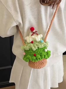 Handmade Crocheted Christmas Tree Crossbody Bag 2026 New Christmas gift for girlfriend