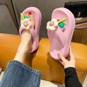 Lishops ใหม่มาแรง รองเท้าแฟชั่นเสริมส้นผญ ดีเทลติดดอกไม้ด้านหน้า น่ารักสุดๆ พื้นหนา 2 นิ้ว ทำจากยาง ใส่สบาย กันน้ำ ไม่ลื่น ทนทานแน่นอน