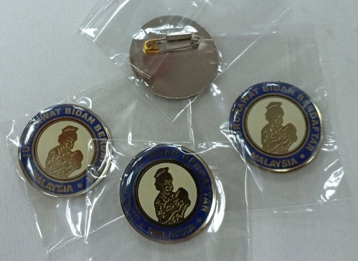 %5BREADY%20STOCK%5D%20BADGE%20BIDAN/%20LENCANA%20BIDAN%20(PIN/MAGNET)%20-%20Image%202