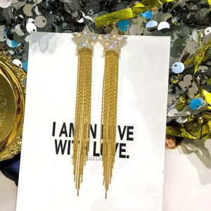 2026 แฟชั่นใหม่ ต่างหูลавандуร์สีม่วงสำหรับผู้หญิง โลหะทองคำ ลายศิลปะบิด ต่างหูสตั๊ดสีม่วง ของขวัญเครื่องประดับขายส่ง