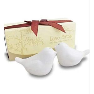 【COD】WHOLESALE Love Birds in the Window Salt and & Pepper Ceramic Shakers Door Gifts Kahwin Personalized and unique wedding souvenirs